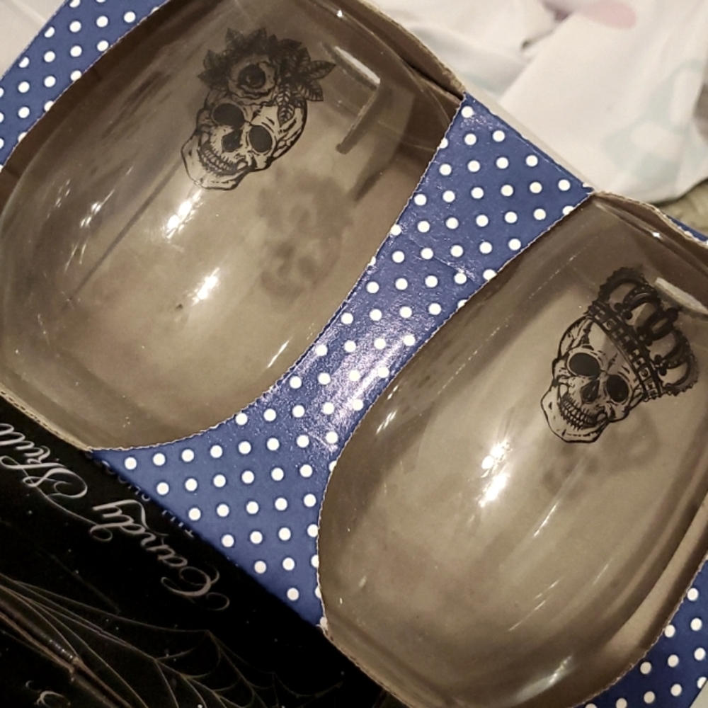 set of two stemless